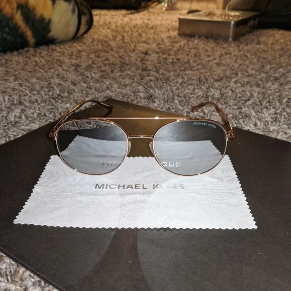 NWT MK Sunglasses NWT MICHAEL KORS Sunglasses MK 5017 1026R1 Rose Gold  main image 4